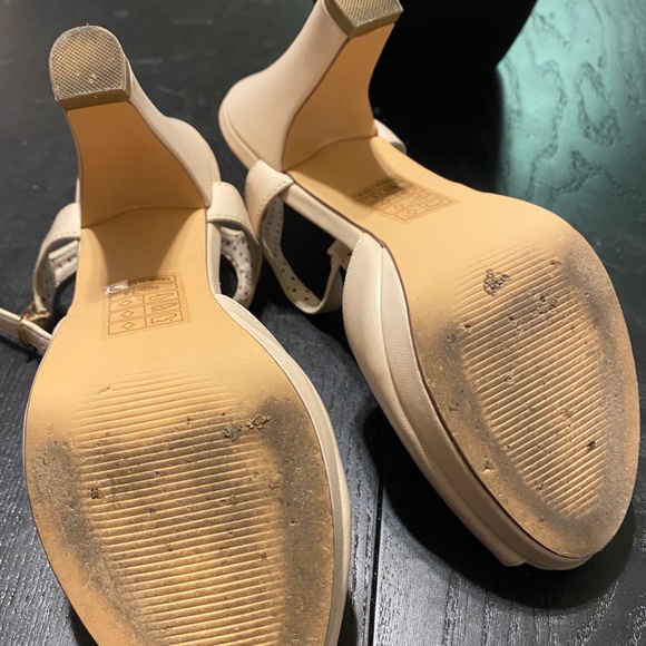 BAIT cream t-strap heels - 7.5 - Picture 6 of 7